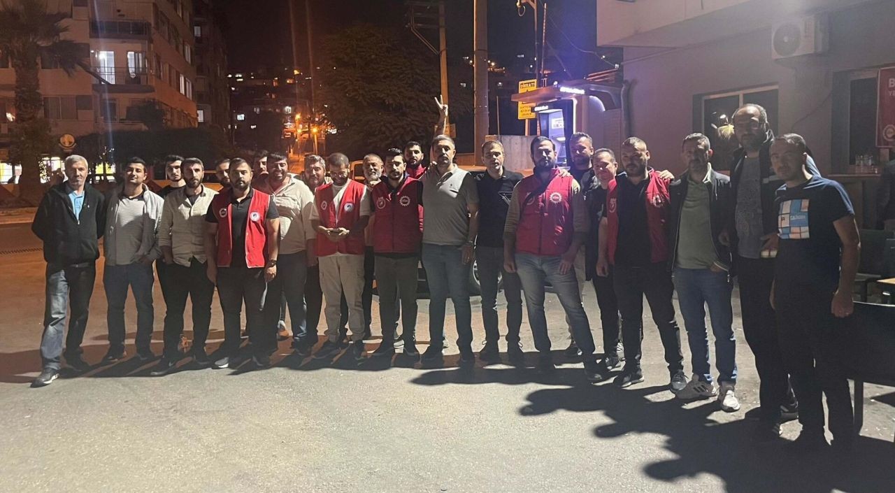 İzmir'i çöp dağları sardı! Konak'ta grev kararı sonrası sokaklarda kokudan yürünmüyor - Sayfa 4