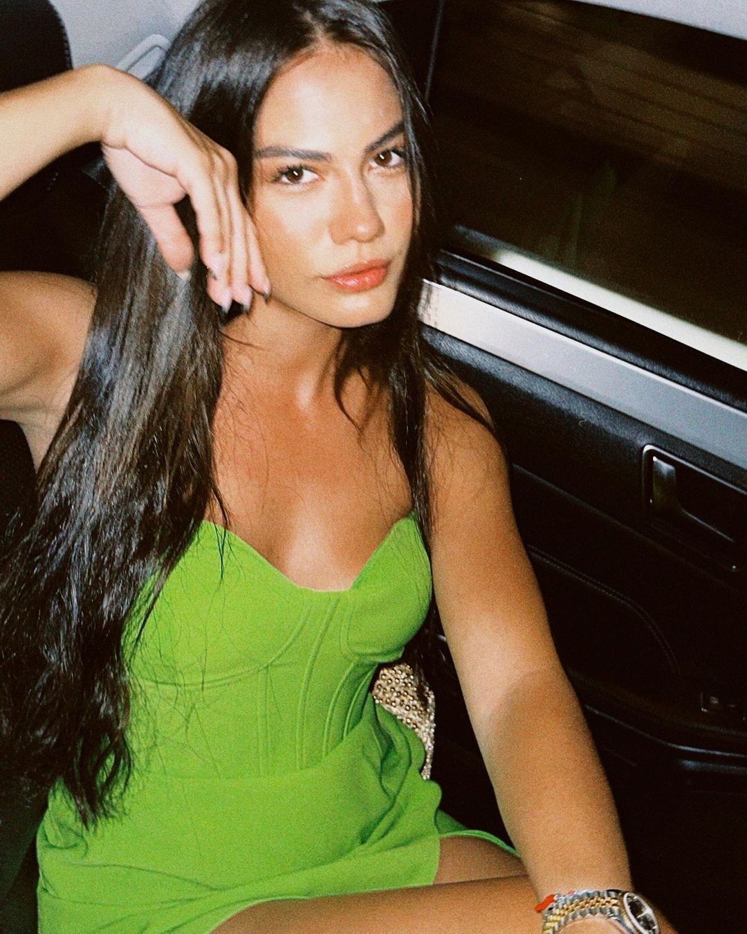 Türkiye'nin Instagram'da en çok takip edilen kadın ünlüleri! Zirvede bakın kim var - Sayfa 2