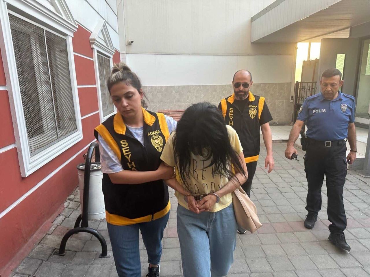 Özel gereksinimli öğrencilere vurdu, küfretti, şiddet uyguladı! Adanalı kalpsiz öğretmen tutuklandı - Sayfa 1