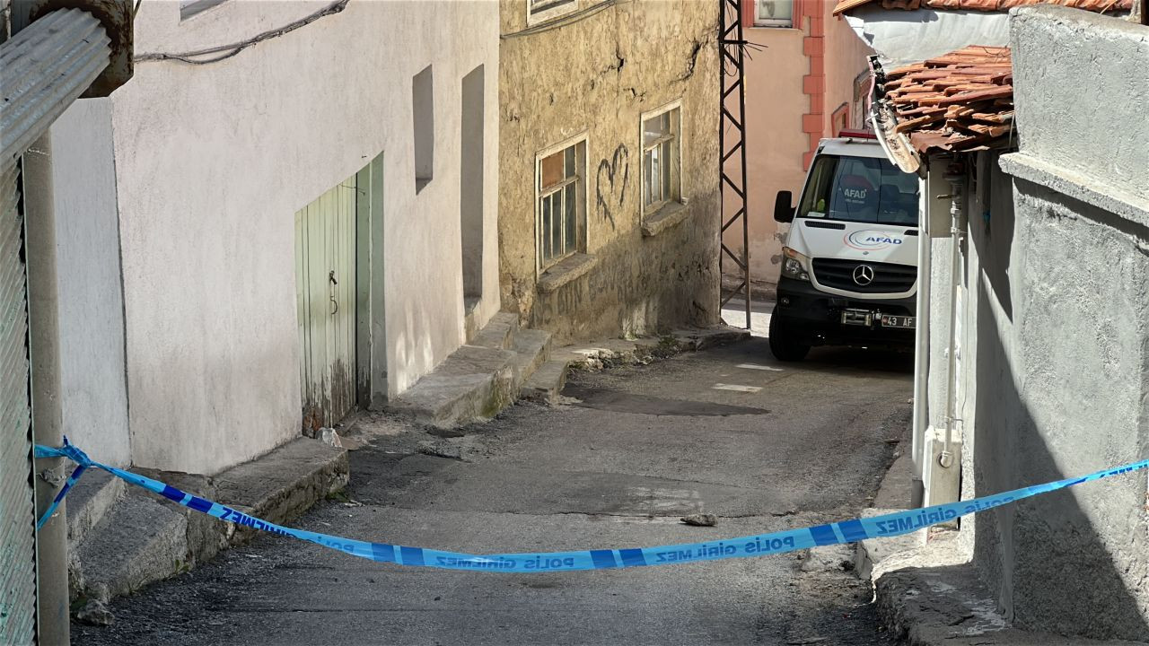 1 yıldır kayıptı, Nagihan'ı dayısı öldürüp üzerine beton dökmüş! Kütahya'da Pınar Gültekin vakası... - Sayfa 8