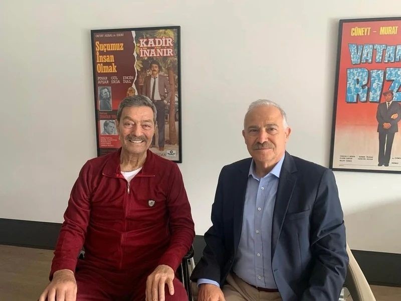 Beyin damarına pıhtı atmıştı! Yeşilçam'ın efsane ismi Kadir İnanır'ın son hali ortaya çıktı - Sayfa 4