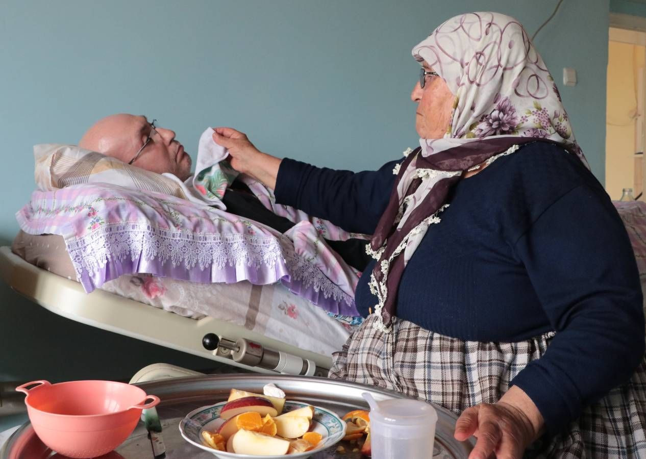 Ömrünü yatalak ve engelli çocuklarına adayan cennet anneler... Kayseri'den iki anne, iki insan manzarası - Sayfa 8