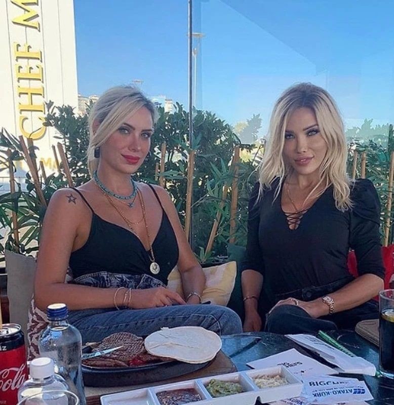 Ciciş kardeşlerden Esra Ersoy, 3 yılın ardından cezaevinden çıktı! Soluğu kuaförde aldı, son hali şaşkına çevirdi! - Sayfa 4