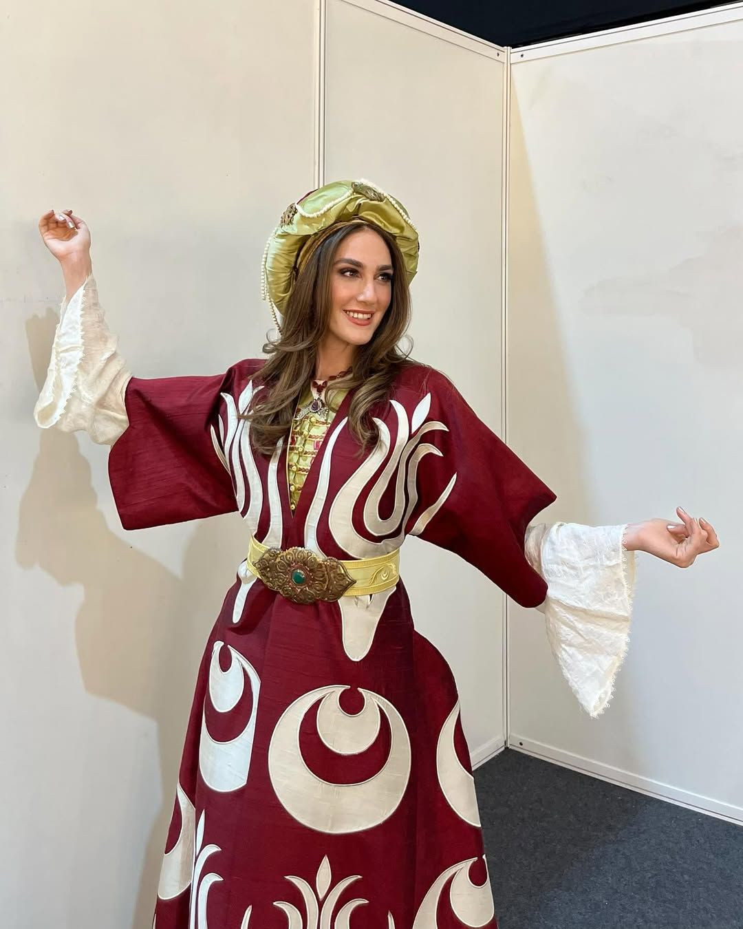 İdil Bilgen'in Ay-Yıldızlı elbisesi olay yarattı: Türk bayrağı Hindistan’da dalgalandı - Sayfa 6