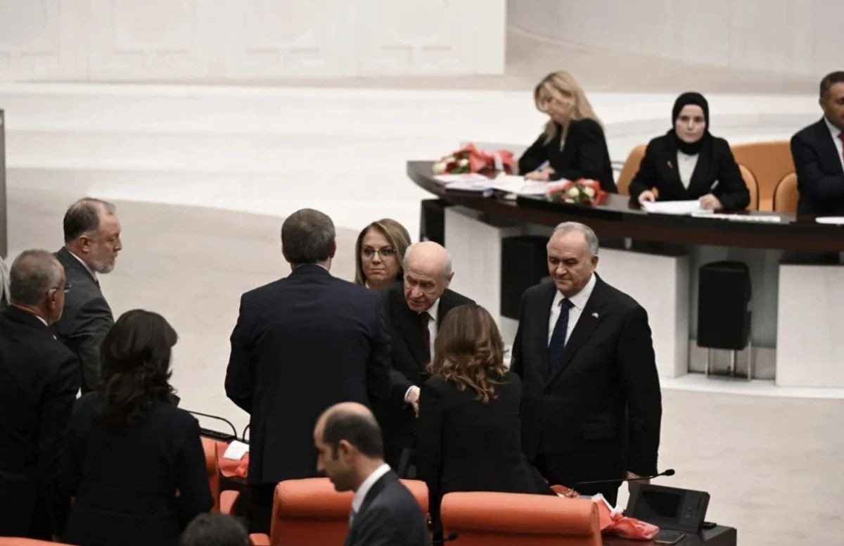 Her şey bu tokalaşmayla başladı... Adım adım Terörsüz Türkiye'ye giden yolda yaşananlar - Sayfa 1