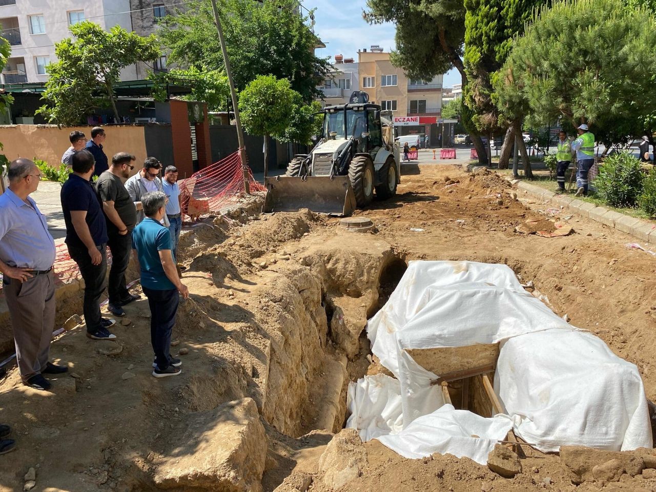 Aydın'ın göbeğinde yol çalışması sırasında Roma dönemine ait kral mezarı bulundu - Sayfa 3