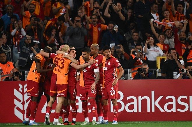 Victor Osimhen'den maç sonu manidar sözler! Gidecek mi, kalacak mı? - Sayfa 1