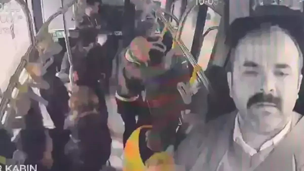 Metrobüs faciası göz göre göre gelmiş! İBB'nin ölümcül hatası... Şoförlere sadece 2 haftalık eğitim verildi... - Sayfa 1