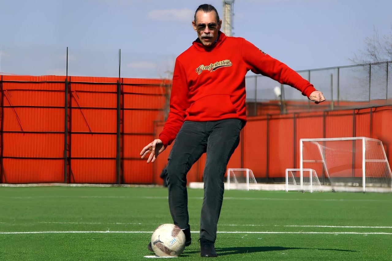 Erdal Beşikçioğlu 14 ekmek için ayıp etmiş! CHP'li belediyeden Etimesgut Belediyespor'a ekmek kesintisi - Sayfa 1