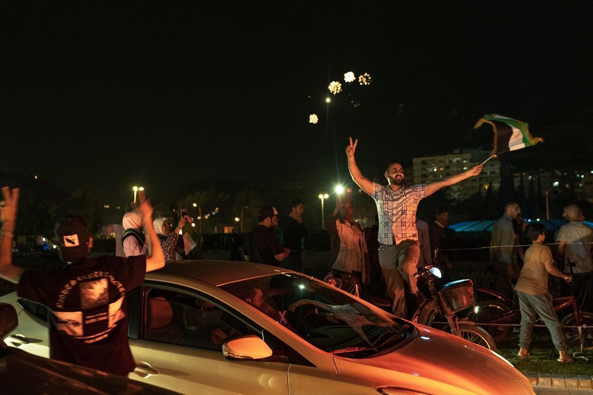 Trump'ın kararı Suriyelileri sevince boğdu! Şam'da halk sokaklara döküldü... - Sayfa 7