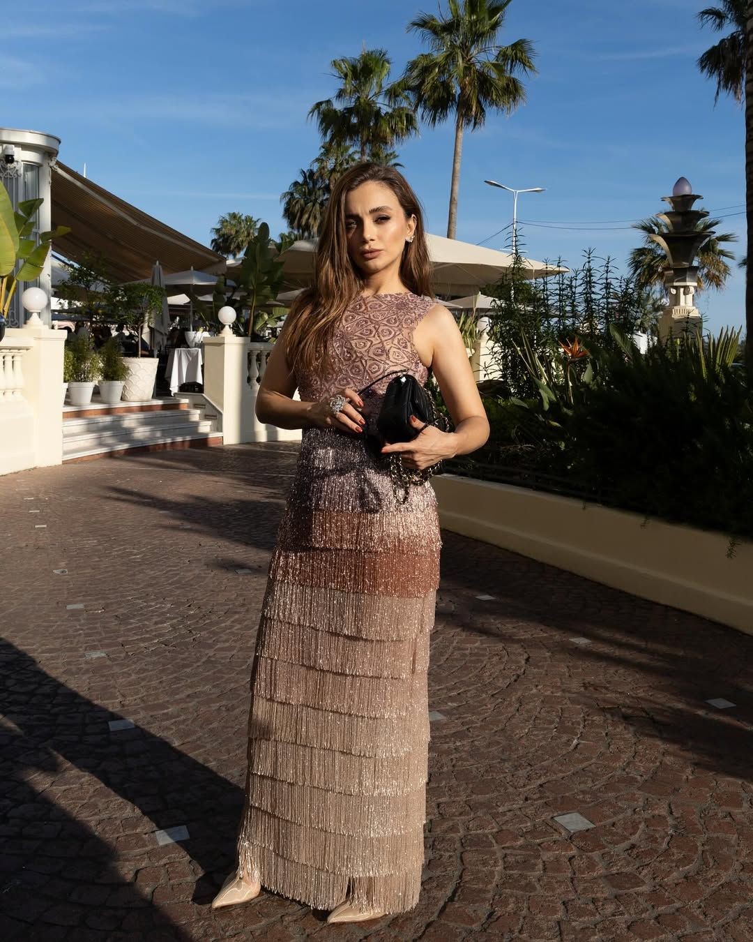 Damla Sönmez, Cannes Film Festivali’nde şeffaf elbisesiyle nefes kesti! - Sayfa 1