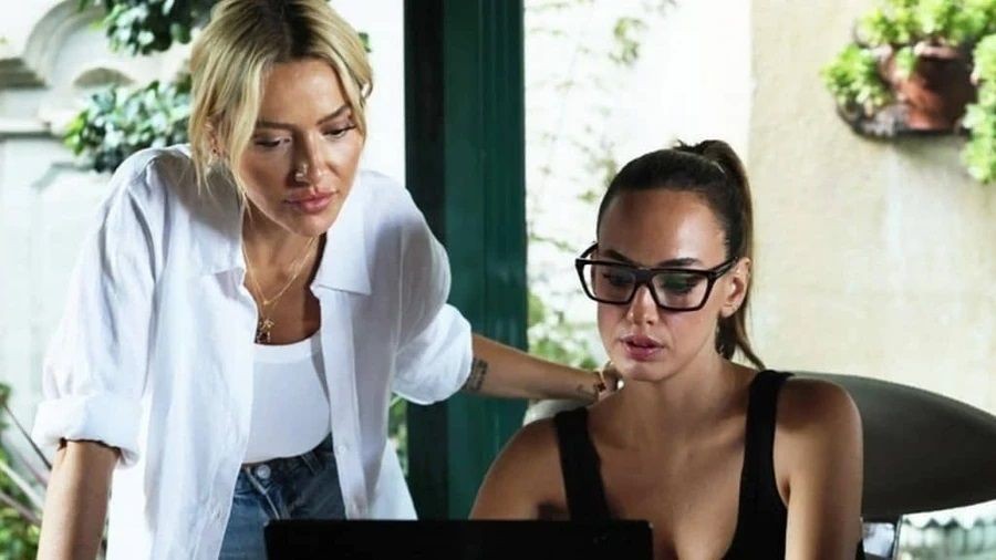 Aralarında soğuk rüzgarlar esiyor! Seda Bakan'dan Hadise'nin doğum günü kutlamasına olay gönderme - Sayfa 4