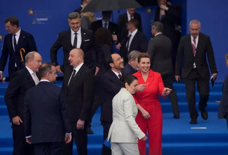 Avrupa Siyasi Topluluğu 6. Zirvesi'nden dikkat çeken kareler! Dünya gündemine oturdu - Sayfa 16