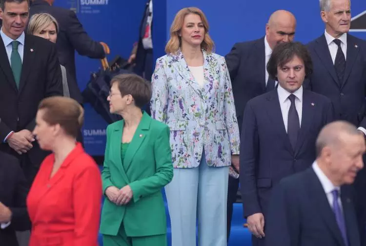 Avrupa Siyasi Topluluğu 6. Zirvesi'nden dikkat çeken kareler! Dünya gündemine oturdu - Sayfa 25