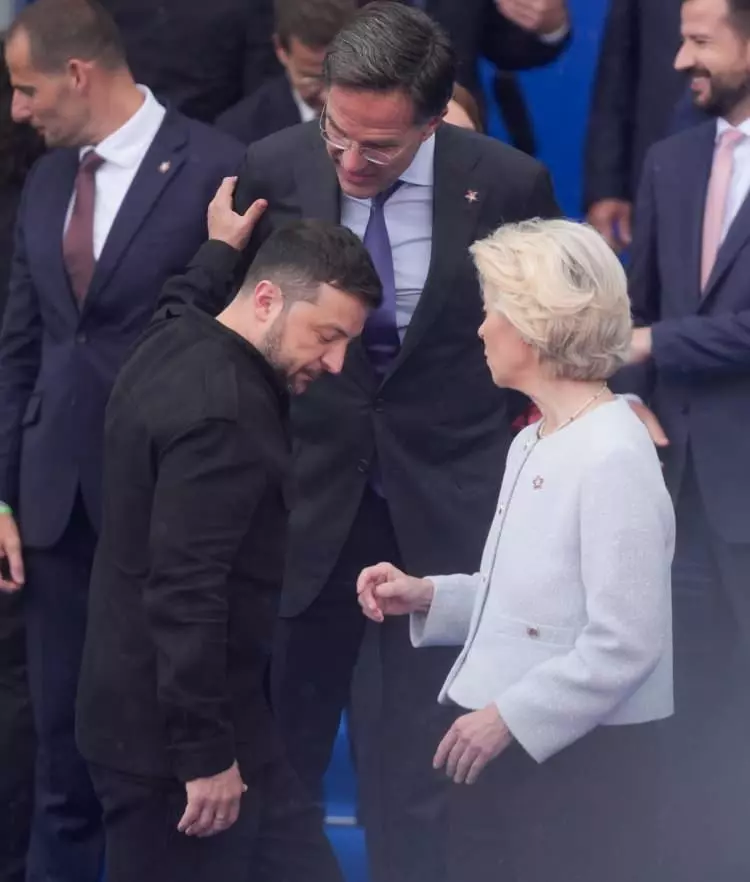 Avrupa Siyasi Topluluğu 6. Zirvesi'nden dikkat çeken kareler! Dünya gündemine oturdu - Sayfa 32