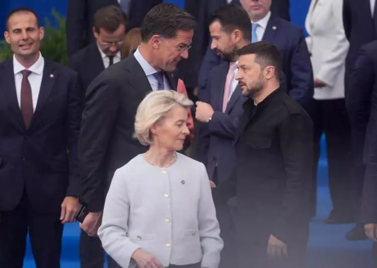 Avrupa Siyasi Topluluğu 6. Zirvesi'nden dikkat çeken kareler! Dünya gündemine oturdu - Sayfa 34