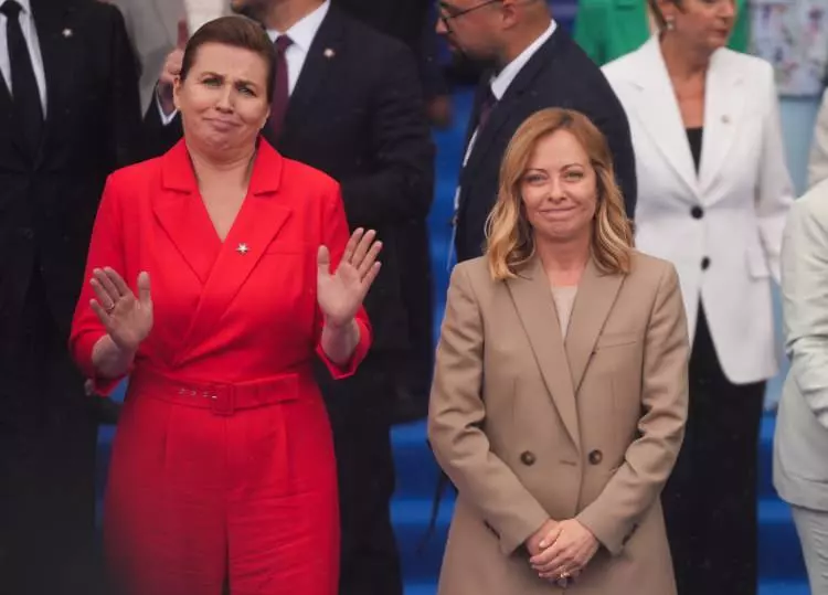 Avrupa Siyasi Topluluğu 6. Zirvesi'nden dikkat çeken kareler! Dünya gündemine oturdu - Sayfa 38