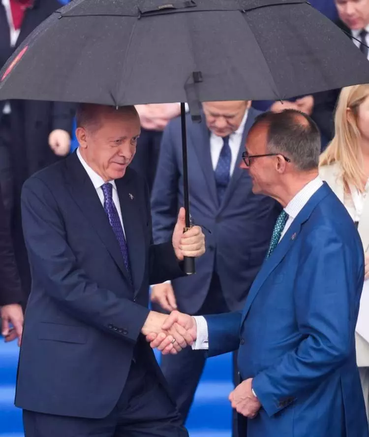 Avrupa Siyasi Topluluğu 6. Zirvesi'nden dikkat çeken kareler! Dünya gündemine oturdu - Sayfa 7