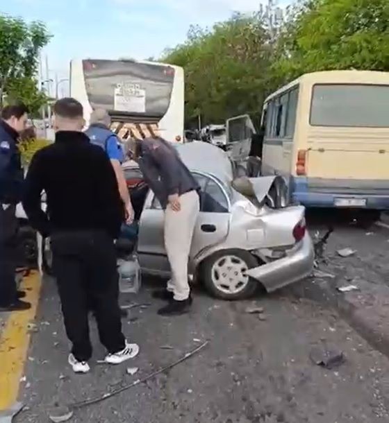 Ankara'da yürekler ağza geldi! Kırmızı ışıkta bekleyen araçlara minibüs çarptı: 14 yaralı - Sayfa 4