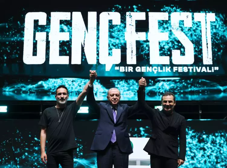 Cumhurbaşkanı Recep Tayyip Erdoğan, Ferhat Göçer ve Sagopa Kajmer... GENÇFEST'e damga vuran anlar! - Sayfa 9