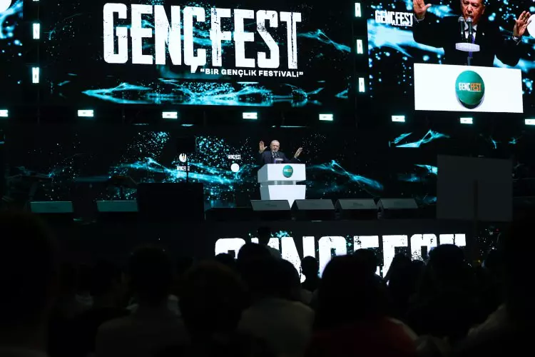 Cumhurbaşkanı Recep Tayyip Erdoğan, Ferhat Göçer ve Sagopa Kajmer... GENÇFEST'e damga vuran anlar! - Sayfa 6