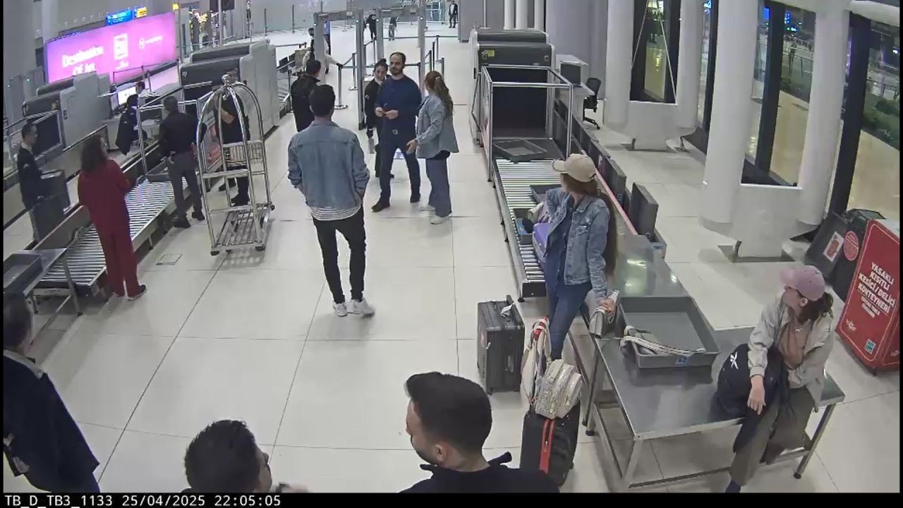 İstanbul Havalimanı’nda inanılmaz olay: 3 kadın 6 kilo altını cinsel organlarında saklamış! - Sayfa 1
