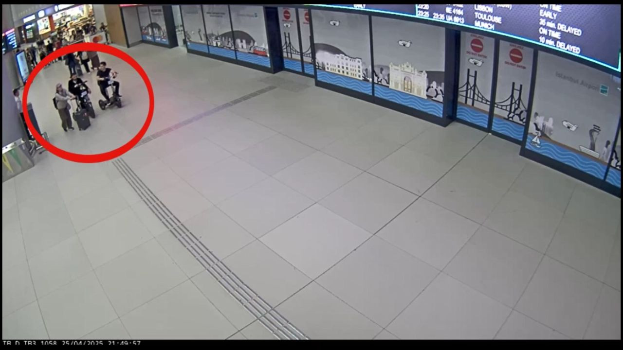 İstanbul Havalimanı’nda inanılmaz olay: 3 kadın 6 kilo altını cinsel organlarında saklamış! - Sayfa 6