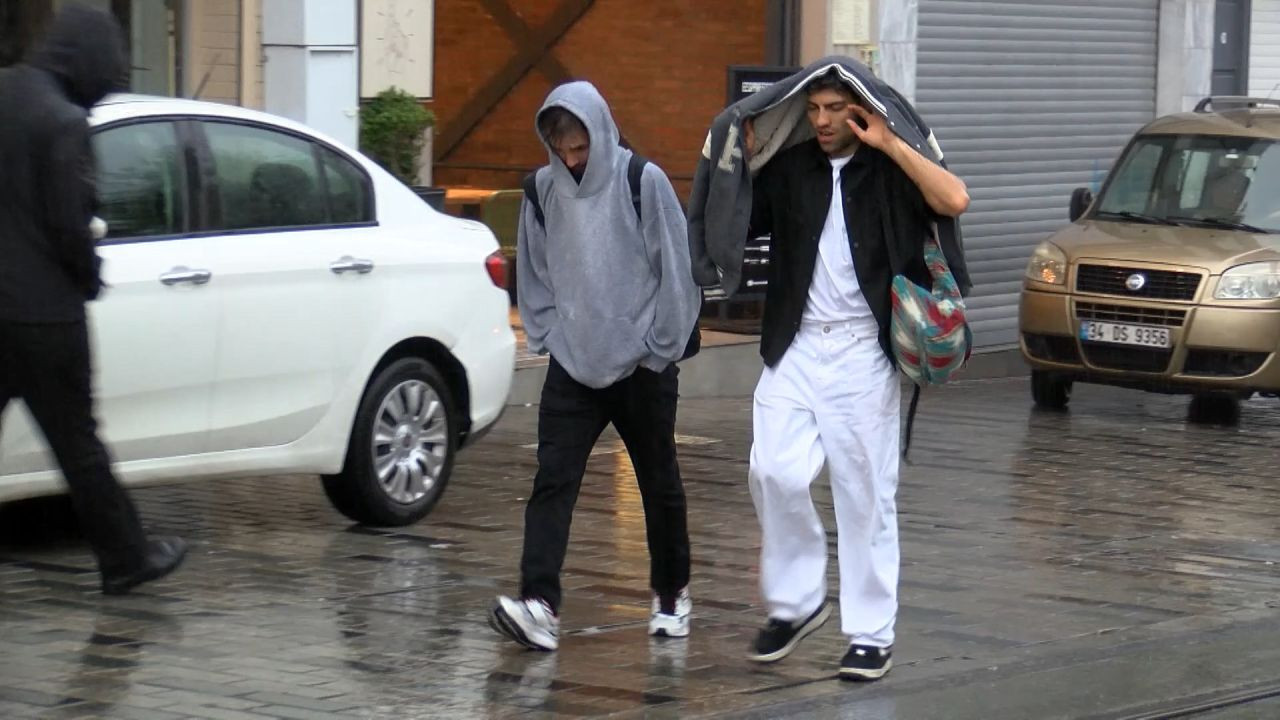 Şakası yok! Ani elektrik fırtınaları bekleniyor: Cep telefonunuzla konuşmaya ara vermeniz tavsiye olunur - Sayfa 6