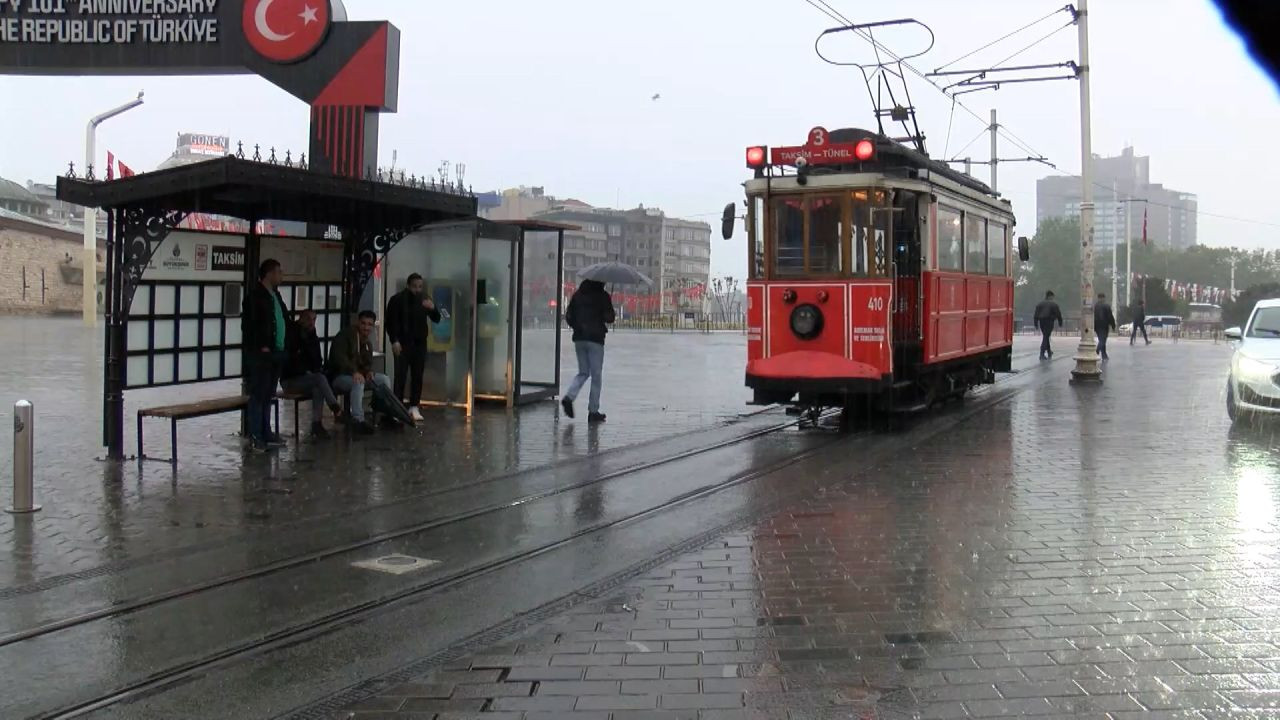 Şakası yok! Ani elektrik fırtınaları bekleniyor: Cep telefonunuzla konuşmaya ara vermeniz tavsiye olunur - Sayfa 5
