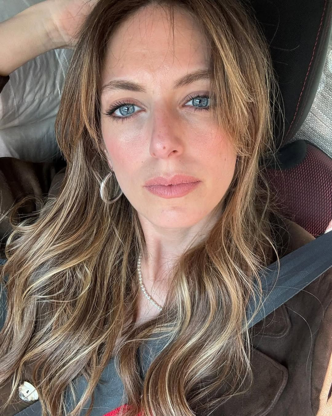 Bindiği uçağa yıldırım çarpmıştı! Bige Önal yaşadığı korku dolu anları ilk kez anlattı - Sayfa 1