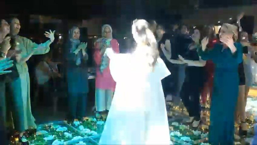 Kına gecesinde görünmez kaza! Kocaman disko topu, gelinin üzerine düştü - Sayfa 6