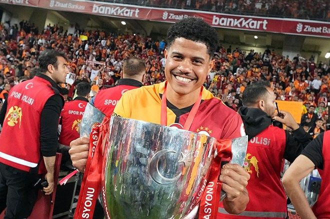 Galatasaraylı oyunculardan şampiyonluk sözleri: Gerçek 5. yıldızı taktık - Sayfa 2