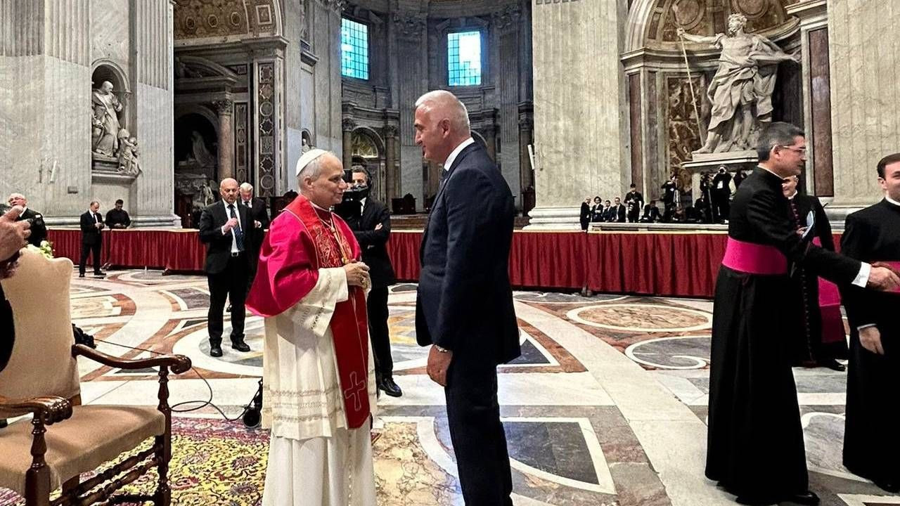 Papa 14. Leo yüzüğü taktı, yemin etti, Gazze'yi yine unutmadı! Törene Türkiye'den Bakan Ersoy katıldı - Sayfa 7