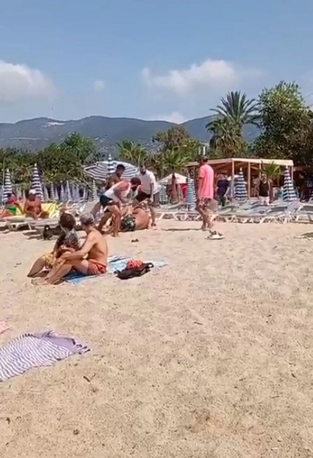 Alanya'da şezlong ücretini fazla bulan turiste dayak! İşletme mühürlendi - Sayfa 3