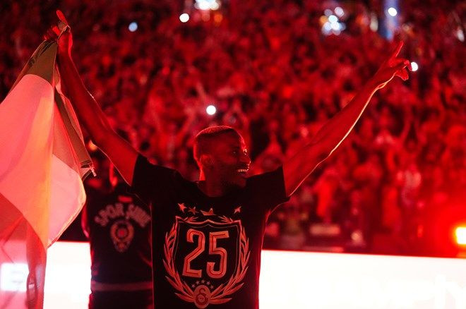 Galatasaraylı futbolcular 25. şampiyonluğu ve 5. yıldızı doyasıya kutladı - Sayfa 8