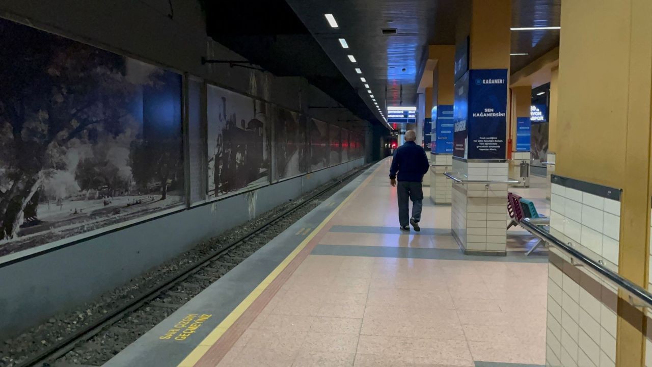 Bursa'da ulaşım krizi: CHP’li Bozbey yönetiminde ulaşım çöktü, metroya stajyer oturtuldu, trafik felç oldu - Sayfa 3