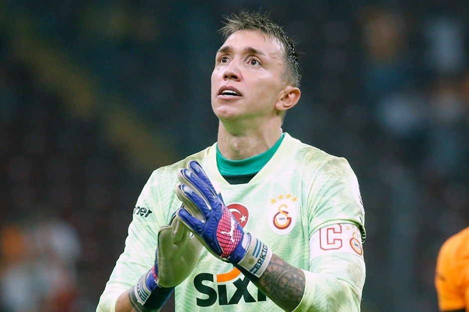 Galatasaray'dan Avrupa'da büyük yankı uyandıracak transfer hamlesi: Yeni kaleci bulundu! - Sayfa 1