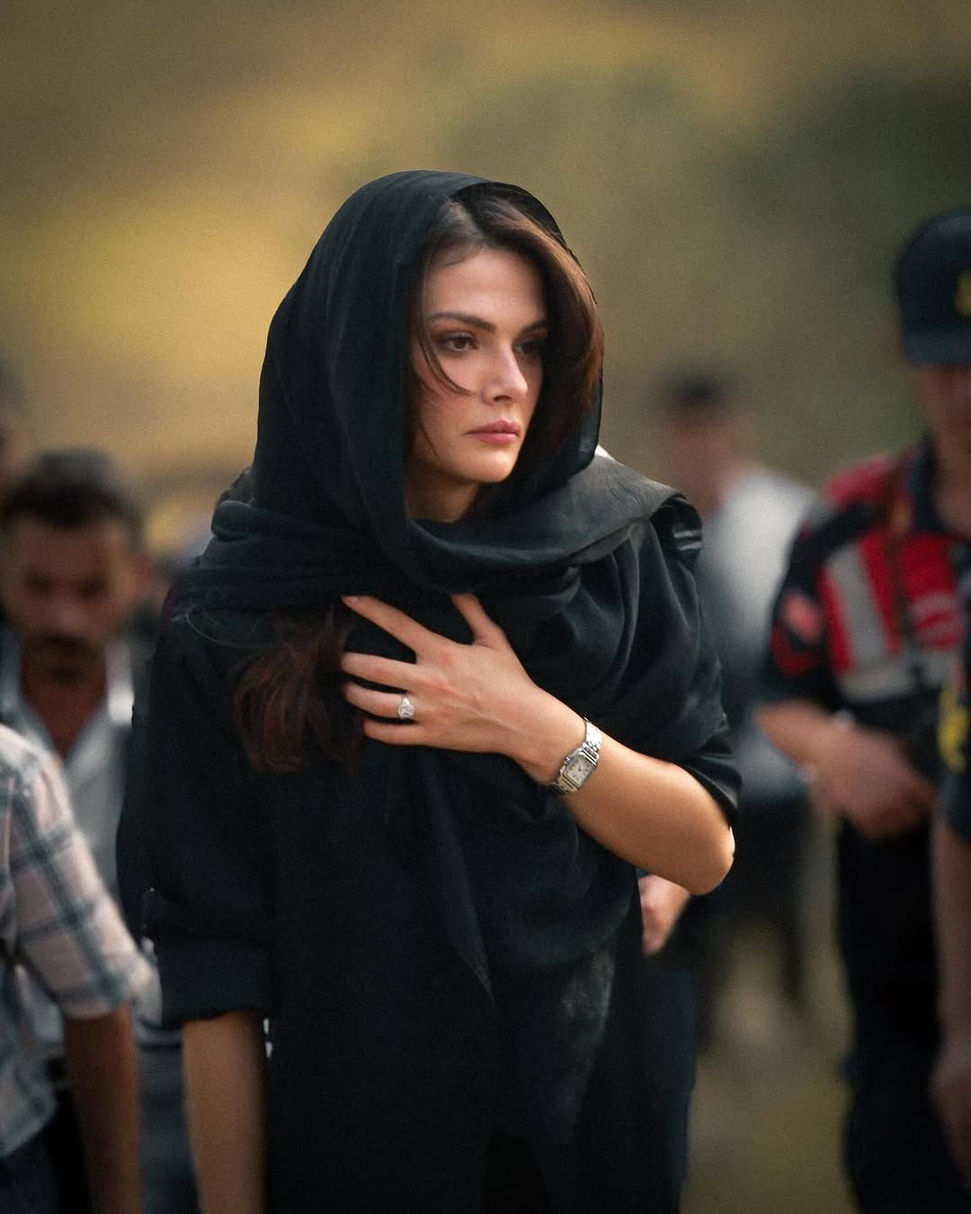 Uzak Şehir'in Alya'sı Sinem Ünsal Cannes'da! Siyah derin göğüs dekolteli elbisesiyle sosyal medyayı ikiye böldü - Sayfa 7