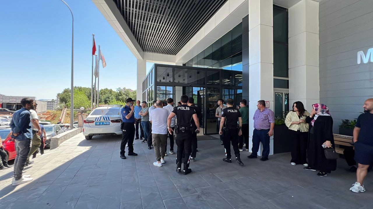 Hastanede dehşet! Eser Karaca uzaklaştırma kararı verilen eşi tarafından işyerinde katledildi - Sayfa 1