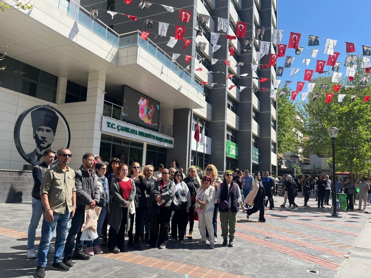 Hayvanseverlerden ölü köpekle Çankaya Belediyesi binası önünde protesto gösterisi - Sayfa 2