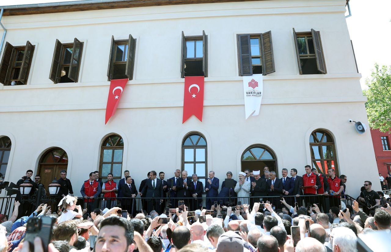 Restore edilen tarihi Gümrükçü İshak Ağa Camii, Cumhurbaşkanı Erdoğan'ın katılımıyla ibadete açıldı - Sayfa 4