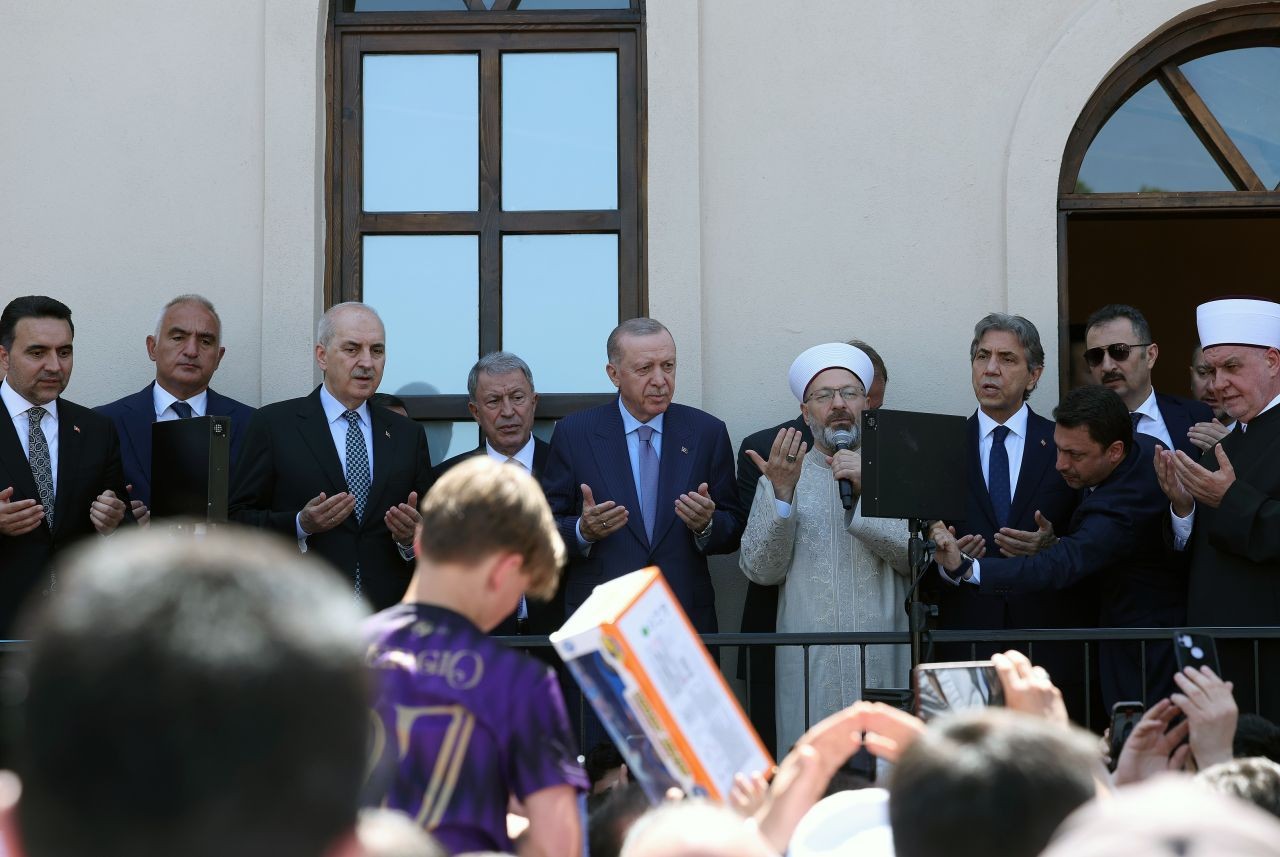 Restore edilen tarihi Gümrükçü İshak Ağa Camii, Cumhurbaşkanı Erdoğan'ın katılımıyla ibadete açıldı - Sayfa 3
