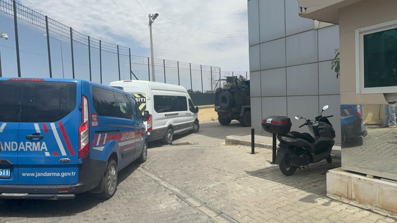 Diyarbakır'da korkunç baba-oğul cinayeti: Remzi Sati ve 15 yaşındaki oğlunu alacak yüzünden öldürüp, kamyonetle birlikte yakmış! - Sayfa 1