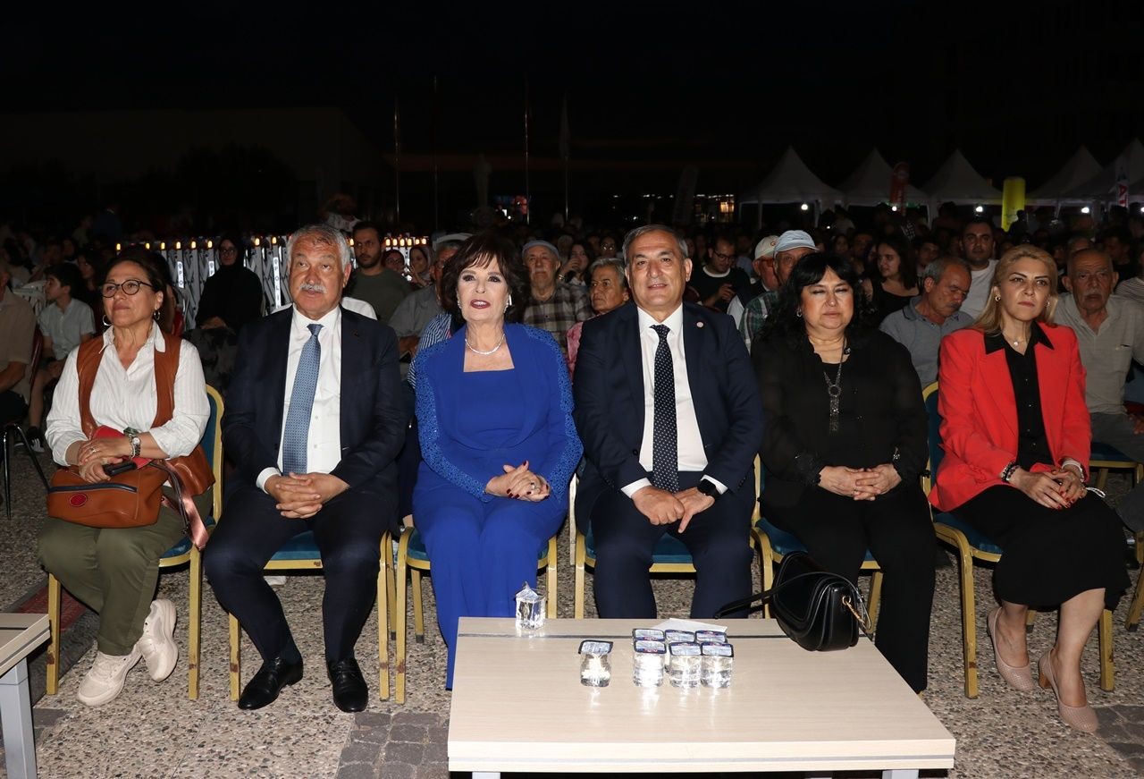 Hülya Koçyiğit’ten Adana’da gençlere ilham veren mesajlar: Bu ülkenin en büyük hazinesi sizsiniz - Sayfa 2