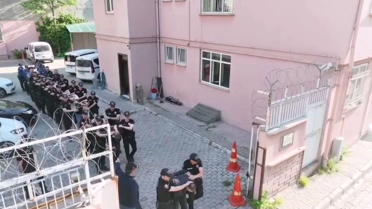 Konya'da 10 masaj salonuna 'Şah-Mat' operasyonu; 74 kadın kurtarıldı, 28 şüpheli gözaltında - Sayfa 2