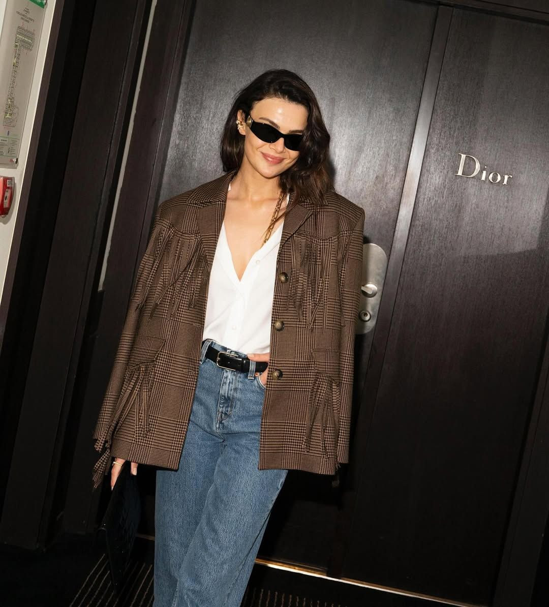 Cannes'ta Sinem Ünsal rüzgarı! Beyaz, derin göğüs dekolteli, mini elbisesiyle göz kamaştırdı - Sayfa 8