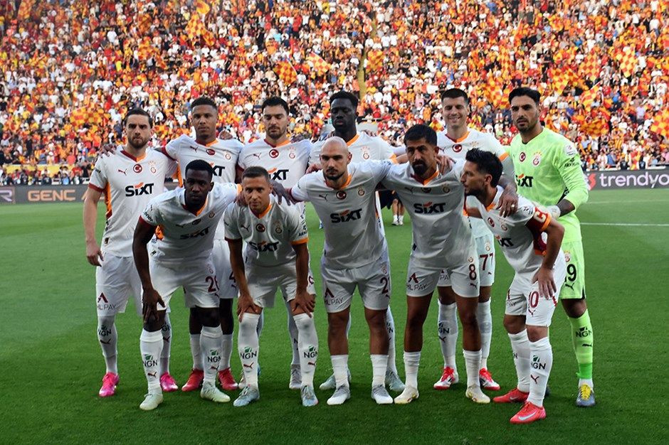 Tugay Kerimoğlu'dan yönetime çağrı: Galatasaray ikisini de takımda tutsun! - Sayfa 1