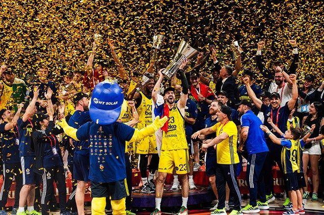 Fenerbahçe Beko kupasına kavuştu: Törende büyük jest! - Sayfa 5