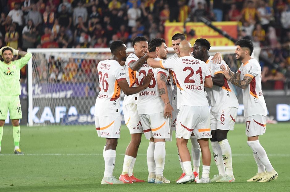 "Yedekleri de 5 yıldız!" Galatasaray'ın Göztepe galibiyeti manşetleri süsledi - Sayfa 1