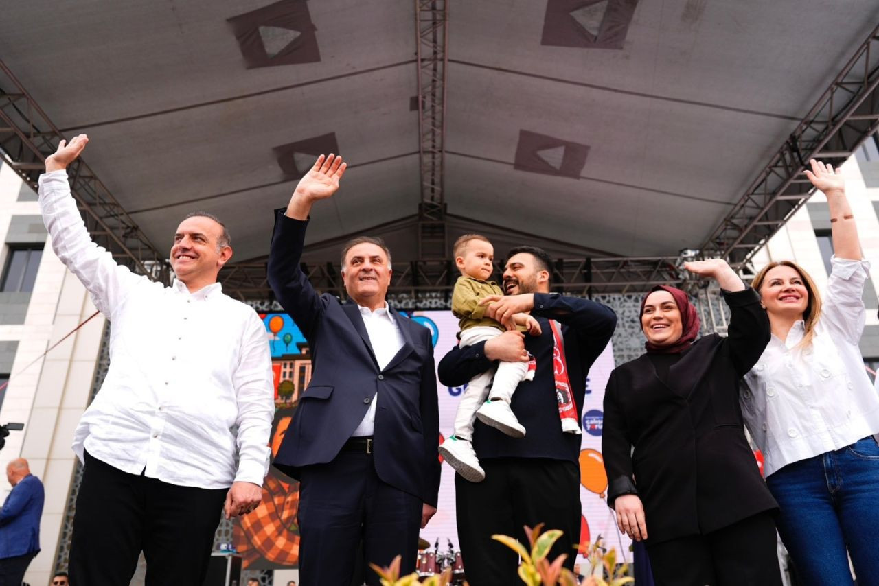 Sancaktepe'de ağlatan dayanışma: Balonlar kanseri yenen 6 yaşındaki Ali Asaf için uçuruldu - Sayfa 4